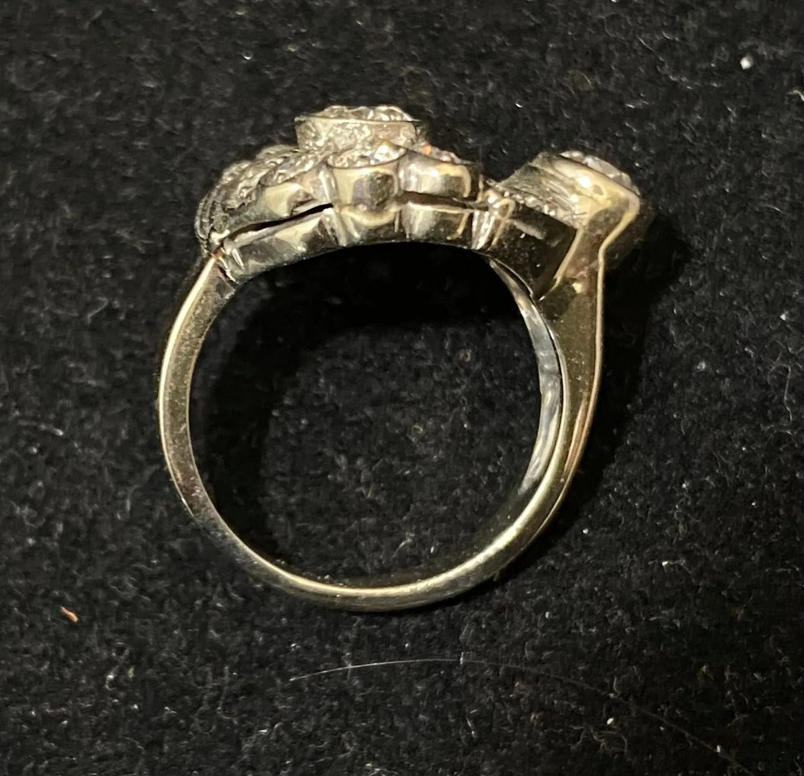 1920's Antique Design Solid White Gold with 26 Old Mine Diamonds Ring - $25K Appraisal Value w/CoA}