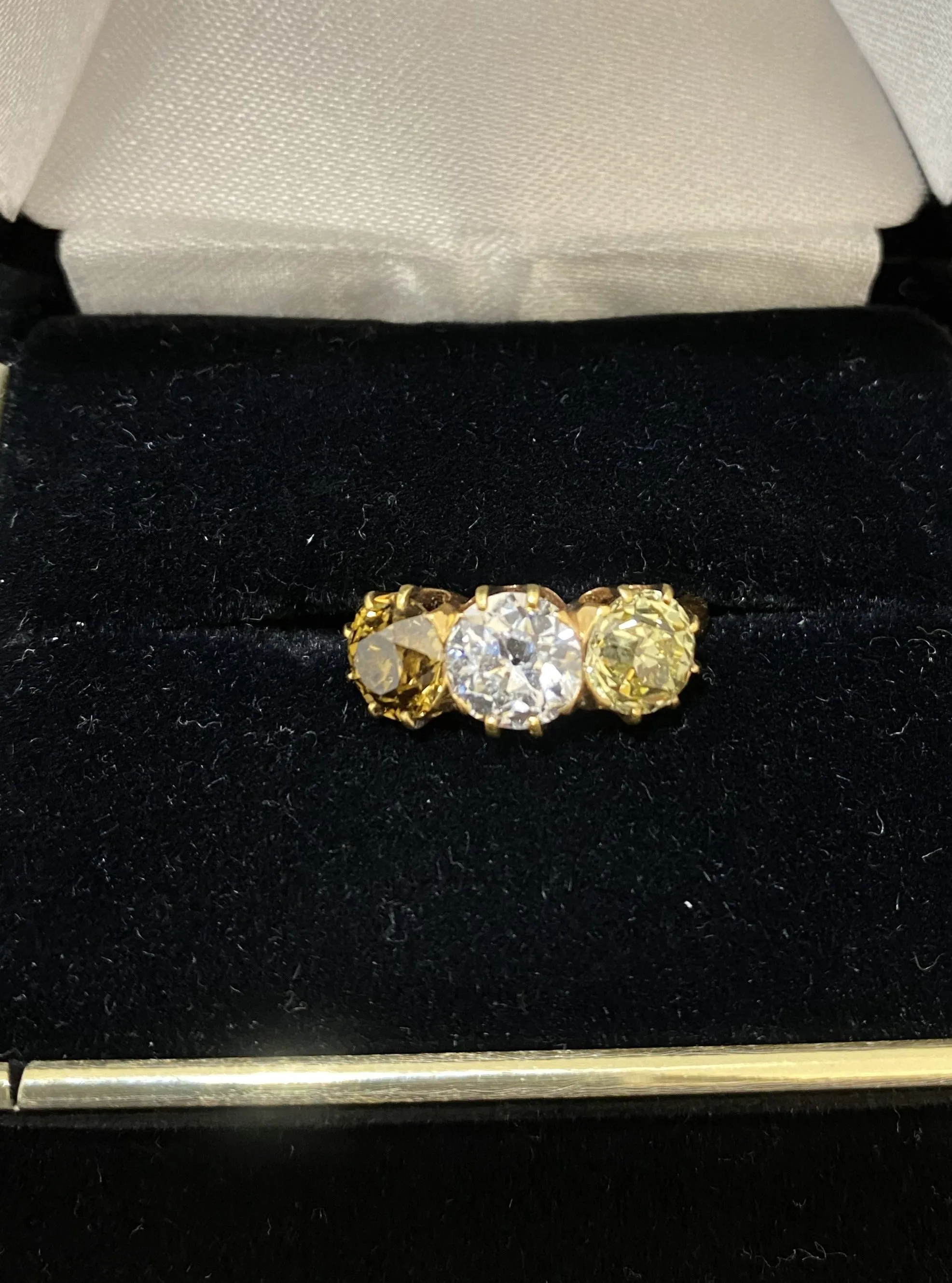1920's Antique Design SYG 3-Color Stone Diamond Ring - $60K Appraisal Value w/CoA}