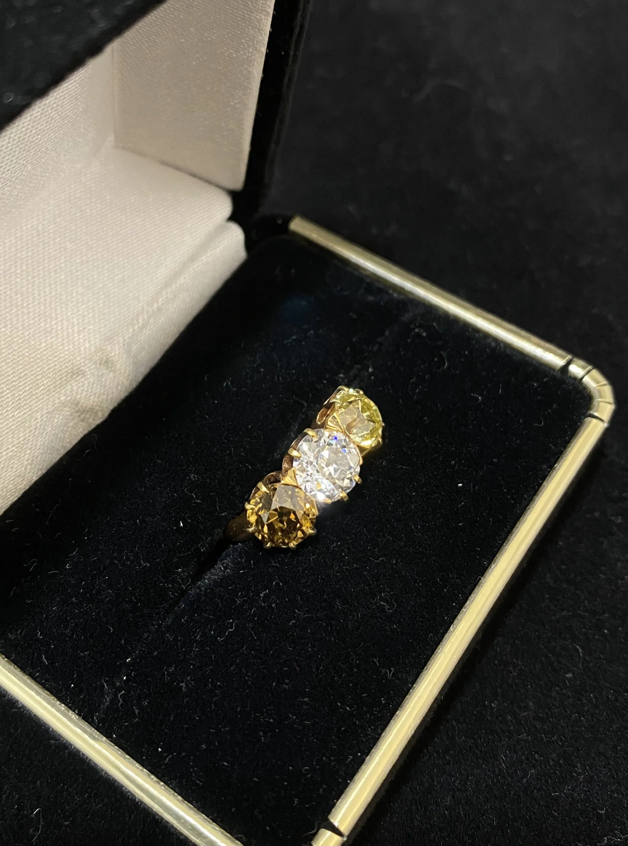 1920's Antique Design SYG 3-Color Stone Diamond Ring - $60K Appraisal Value w/CoA}