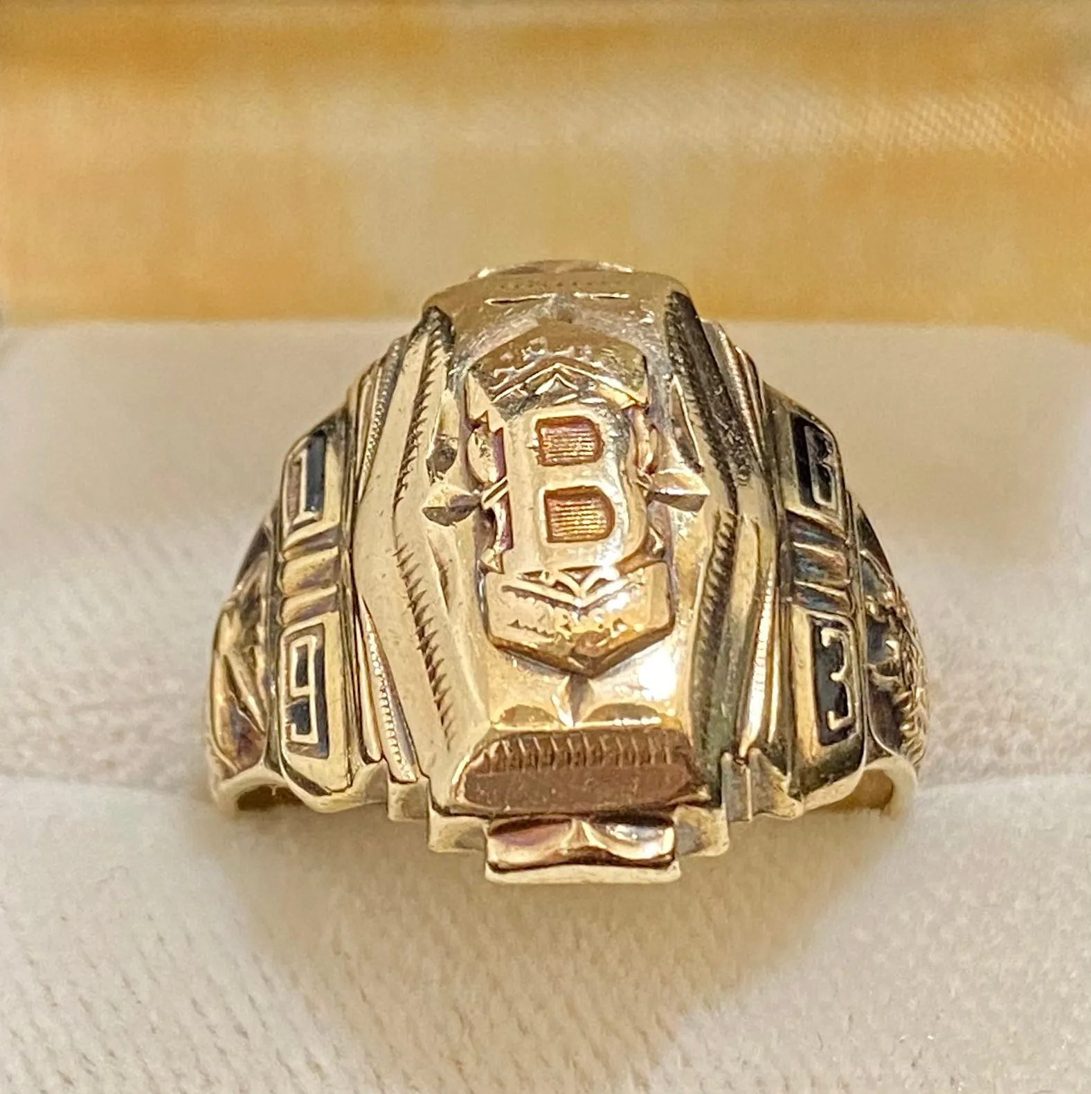 1936 Antique School Year Ring in Solid Yellow Gold - $6K Appraisal Value w/CoA}