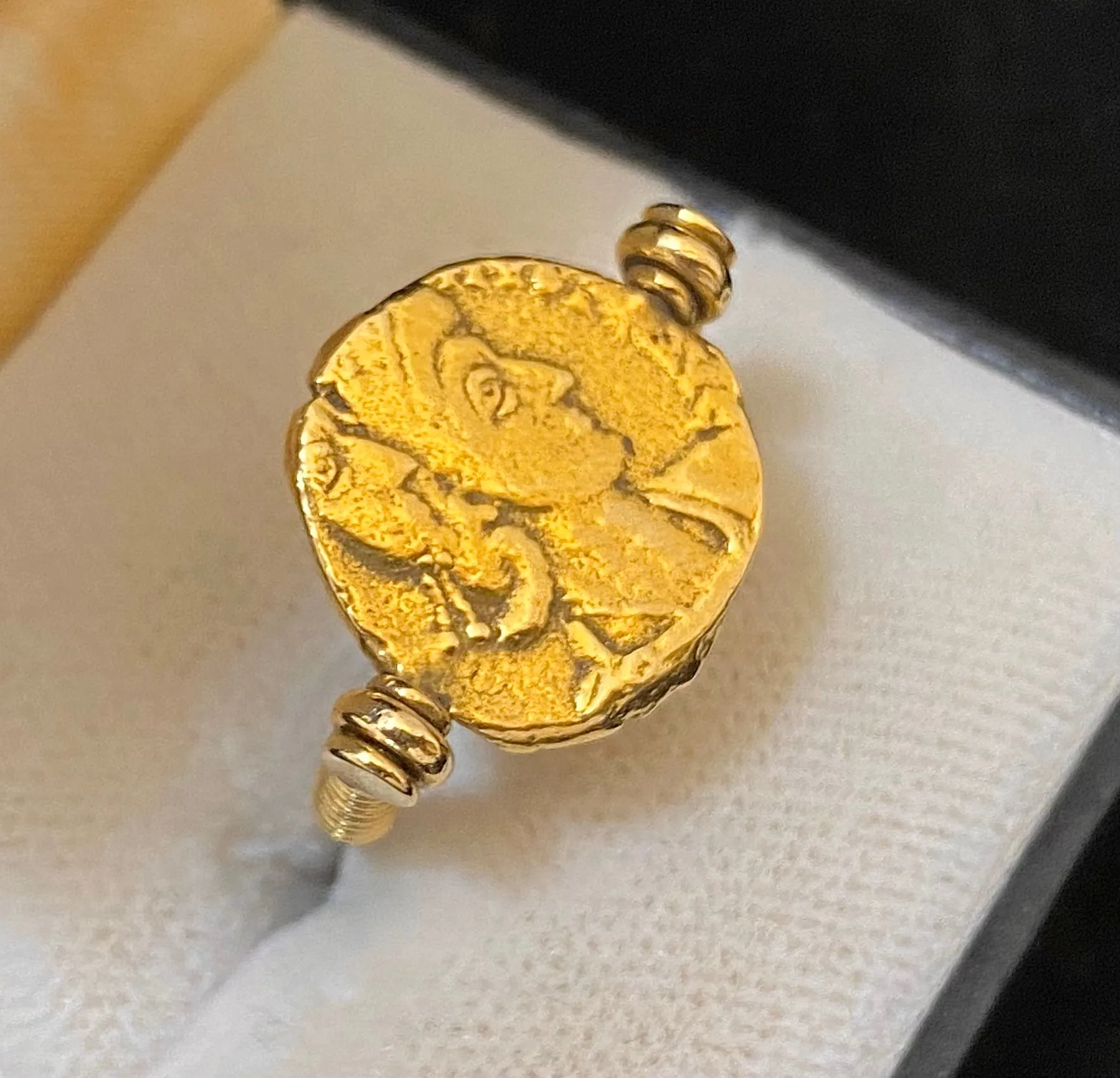 Antique Design Solid Yellow Gold Coin Signet Reversible Ring - $6K Appraisal Value w/CoA}