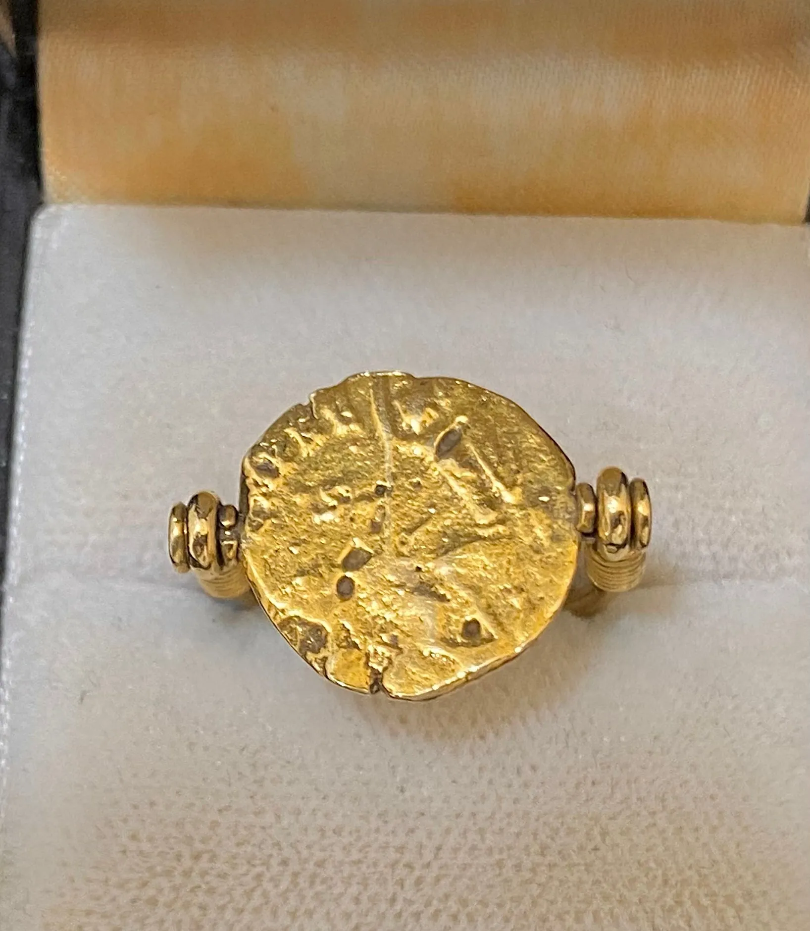 Antique Design Solid Yellow Gold Coin Signet Reversible Ring - $6K Appraisal Value w/CoA}