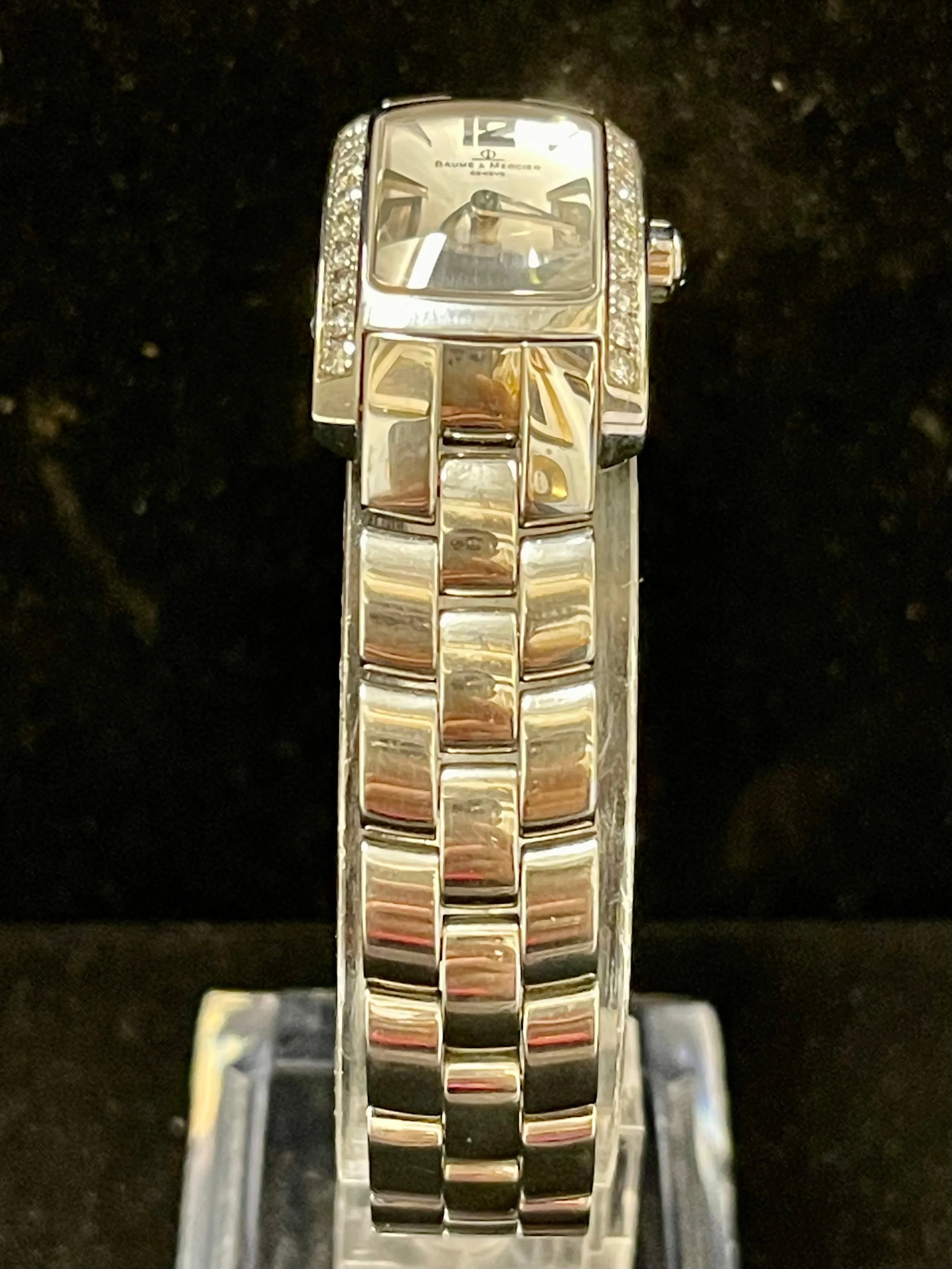 !Baume & Mercier Elegantly Stylish Diamonds & SS Ladies Watch - $8K APR w/ COA!!