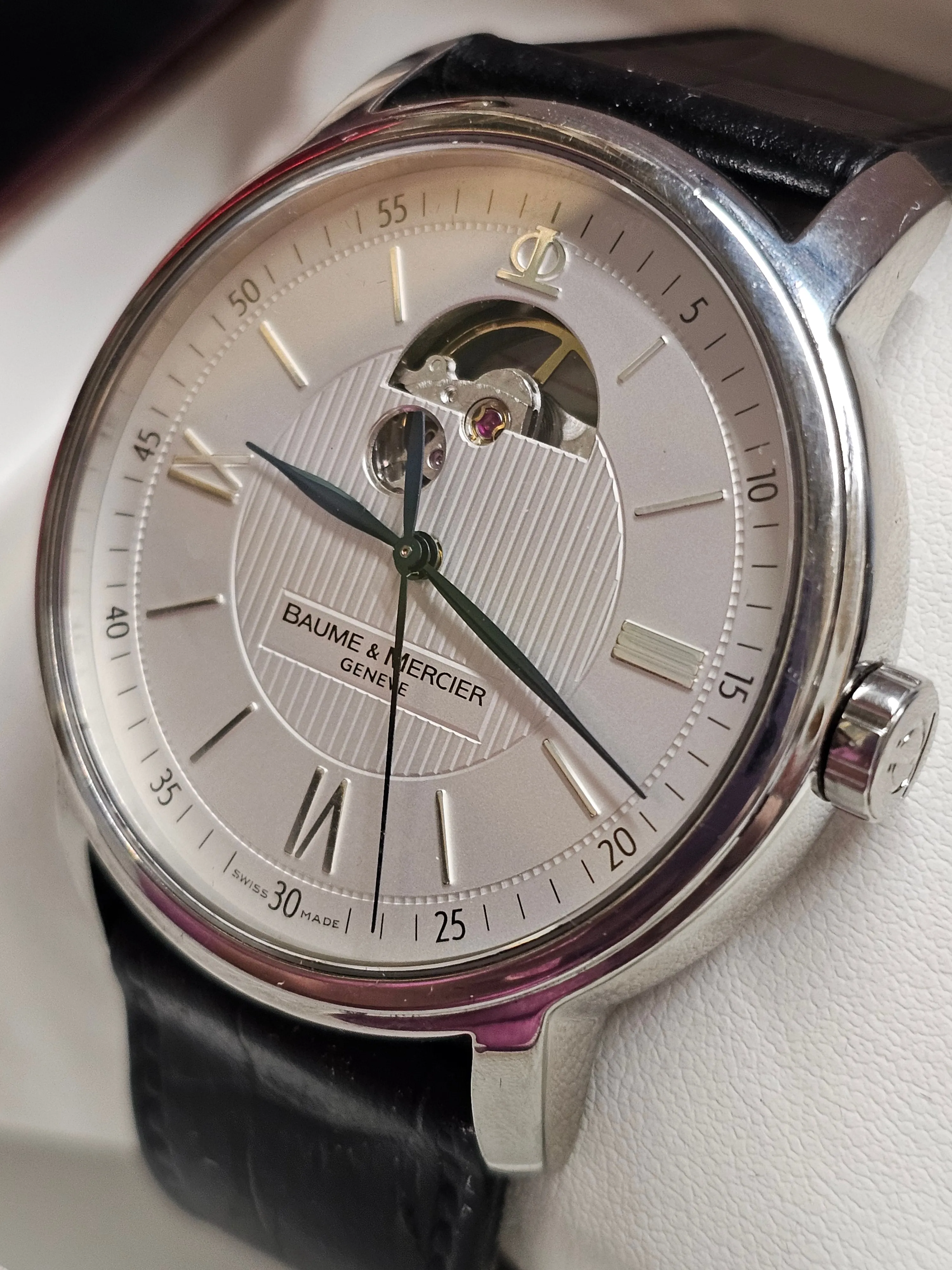 BAUME & MERCIER SS Large Round Case Skeleton Back Men's Watch - $10K APR w/ COA!