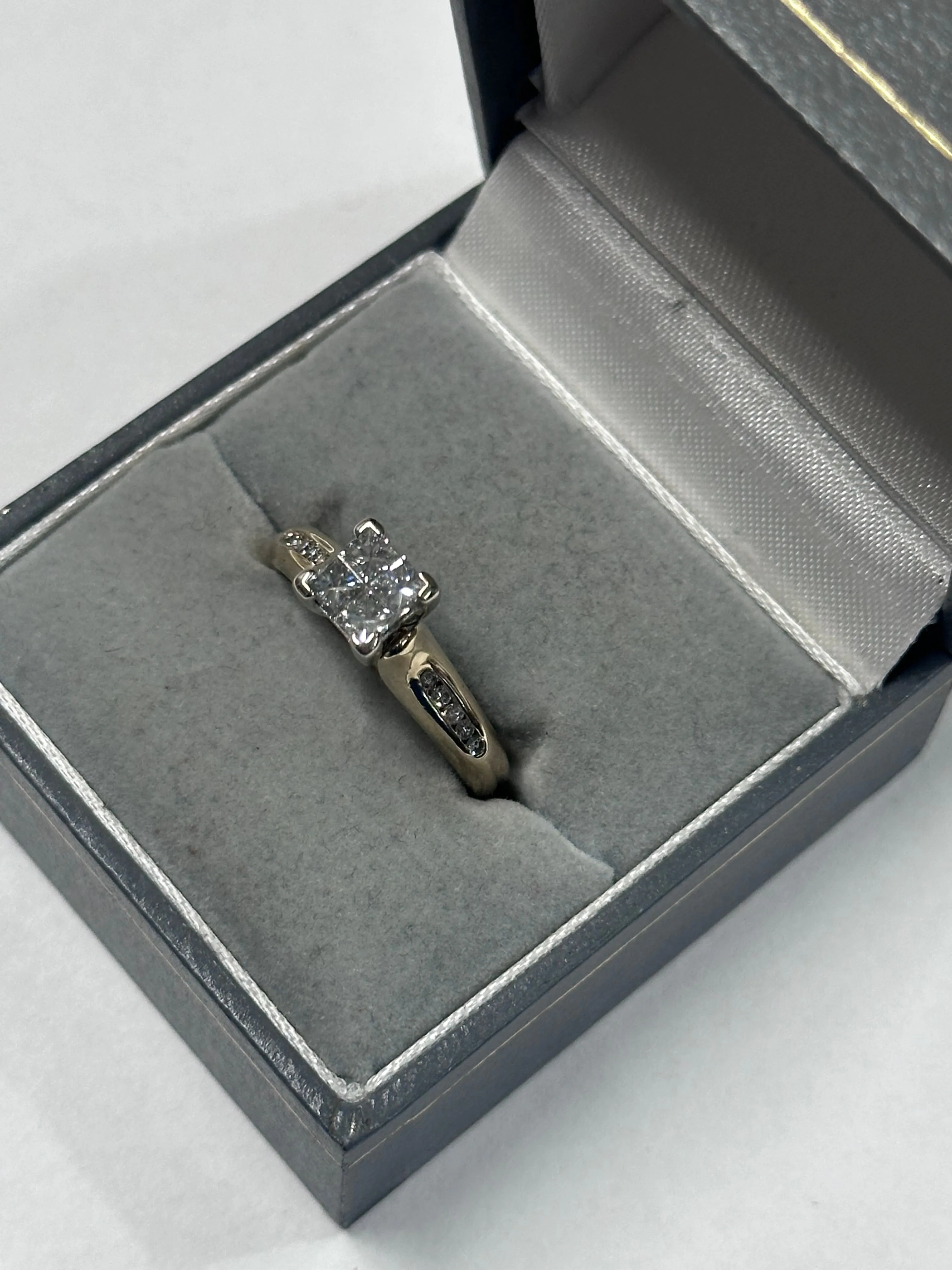 BEAUTIFUL ANTIQUE DESIGNER DIAMOND YELLOW GOLD RING - $13K  APR w/ CoA!!!!!!!!!!