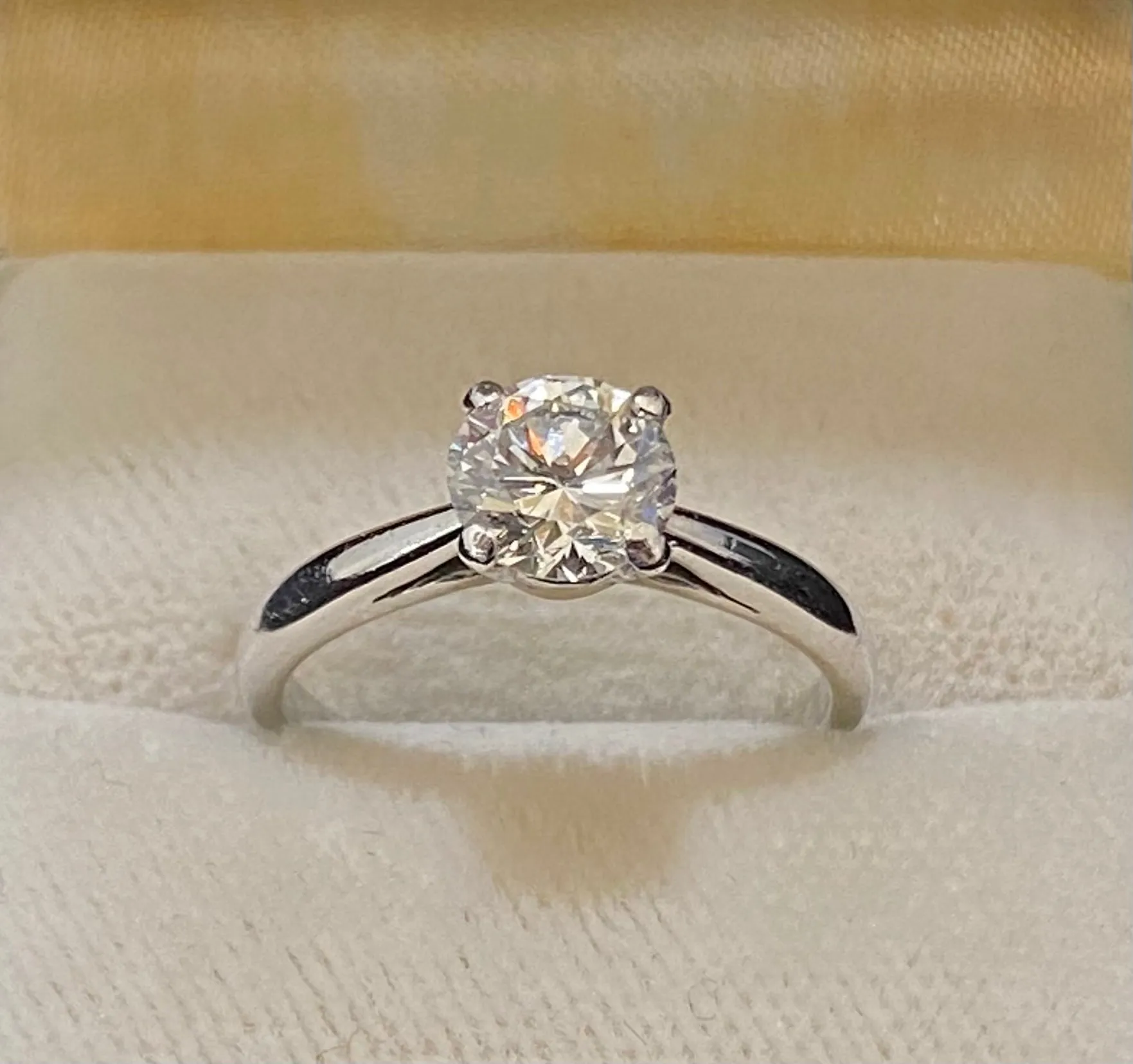 Beautiful Designer Platinum Diamond Solitaire Engagement Ring - $30K Appraisal Value w/CoA}