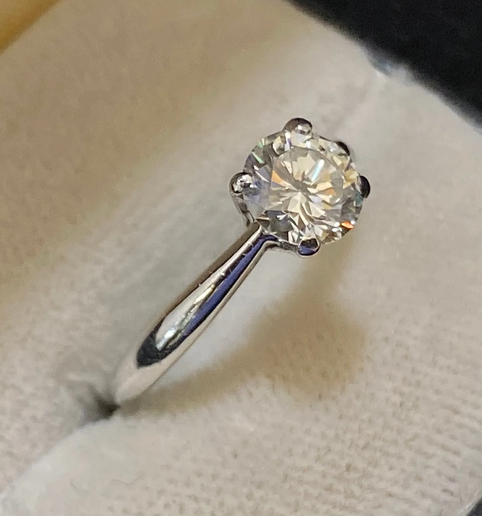 Beautiful Designer Platinum Diamond Solitaire Engagement Ring - $30K Appraisal Value w/CoA}