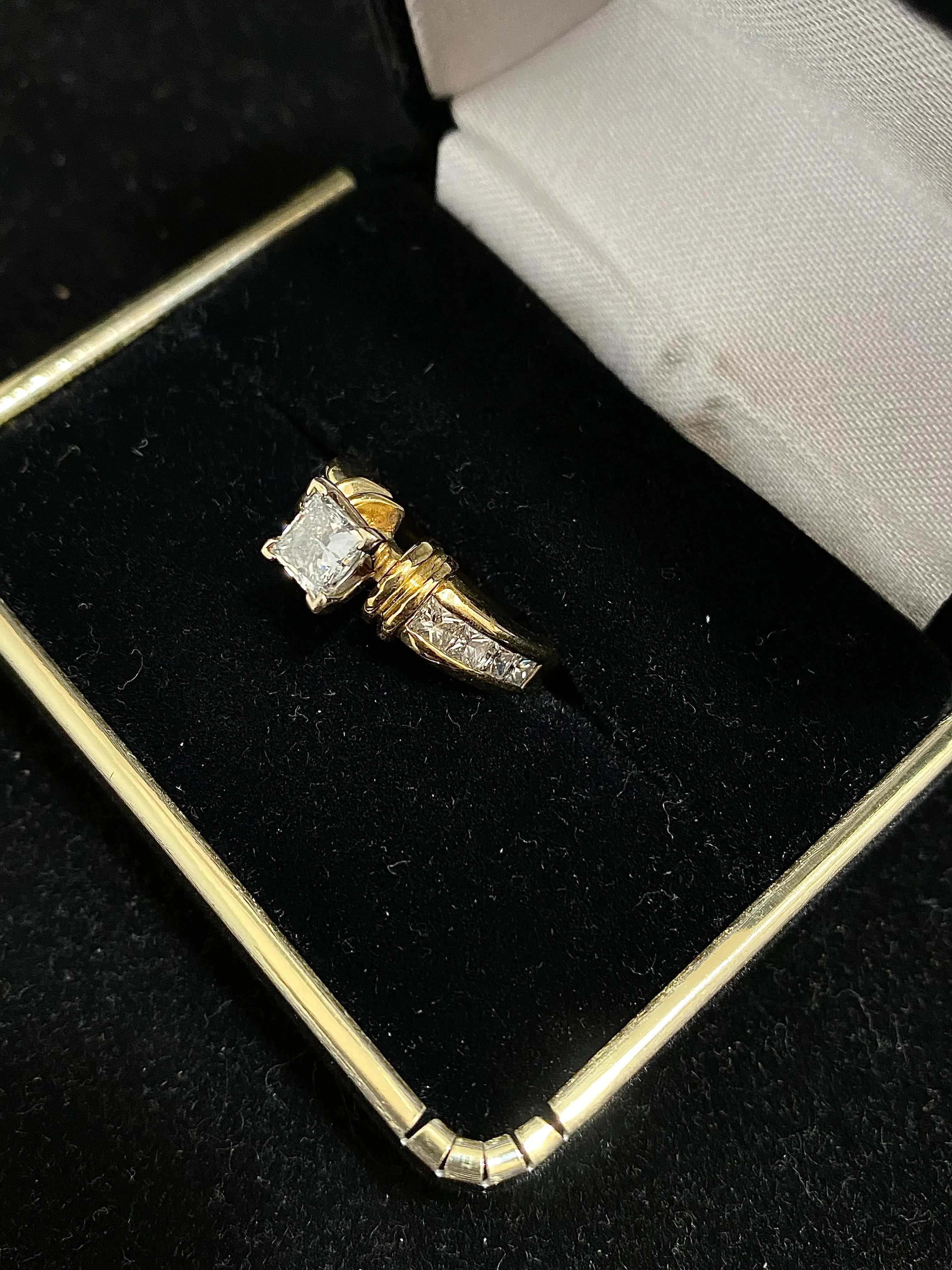 BEAUTIFUL Designer Solid Yellow Gold Princess-Cut Diamond Engagement Ring - $15K Appraisal Value w/ CoA }