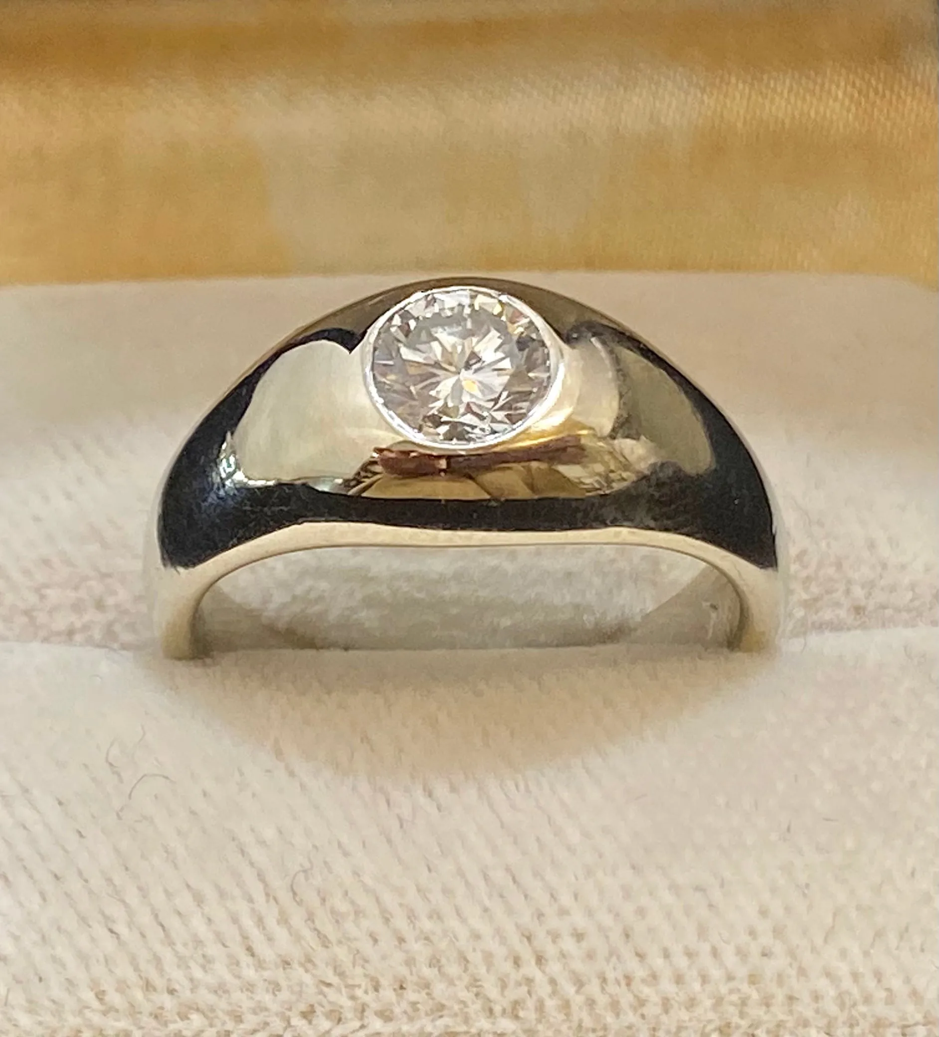 Beautiful Solid White Gold 1 Ct. Diamond Ring - $20K Appraisal Value w/CoA}