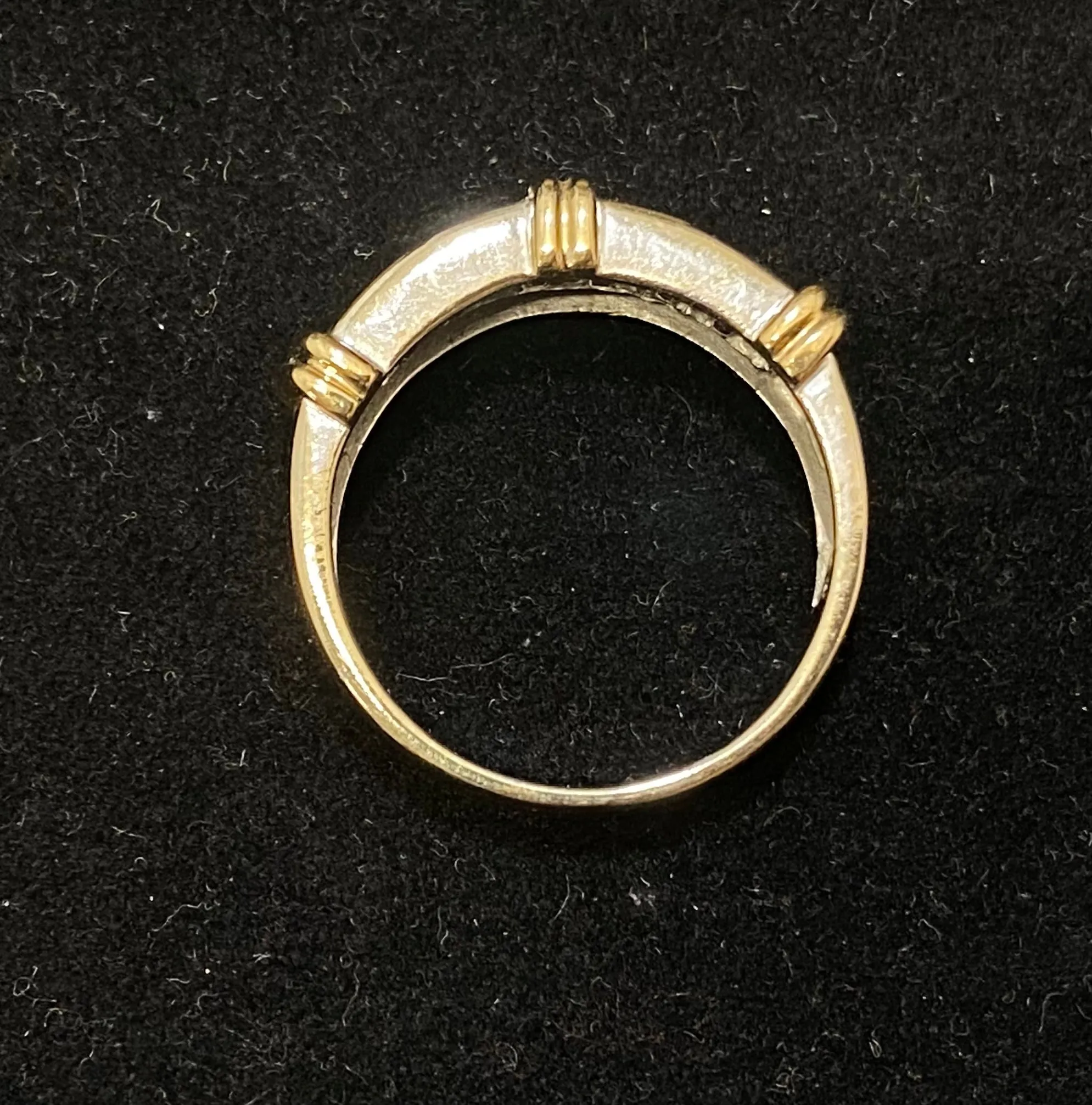 Beautiful Solid White/Yellow Gold 7-Diamond Channel-set Ring - $6K Appraisal Value w/CoA}