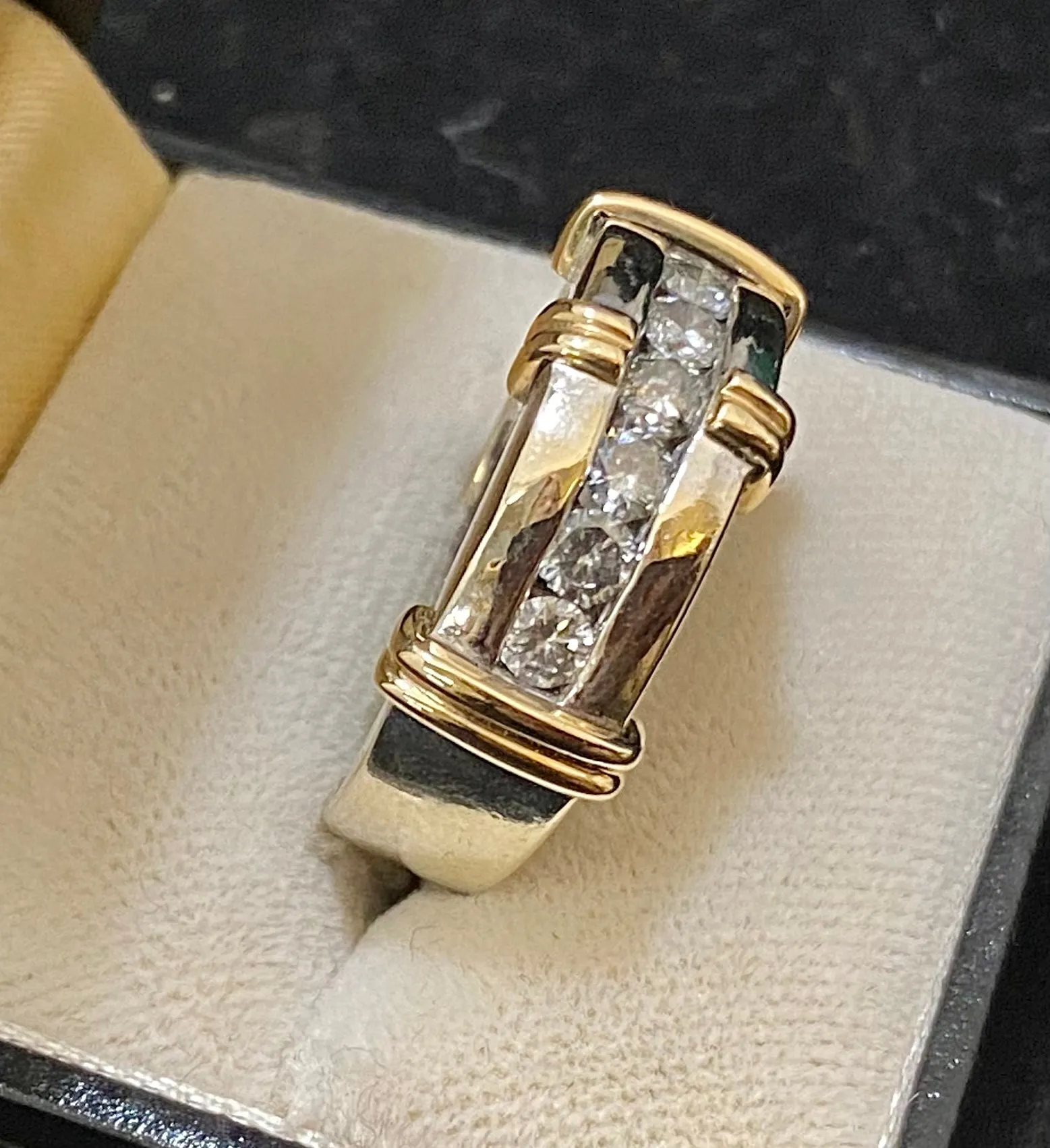 Beautiful Solid White/Yellow Gold 7-Diamond Channel-set Ring - $6K Appraisal Value w/CoA}