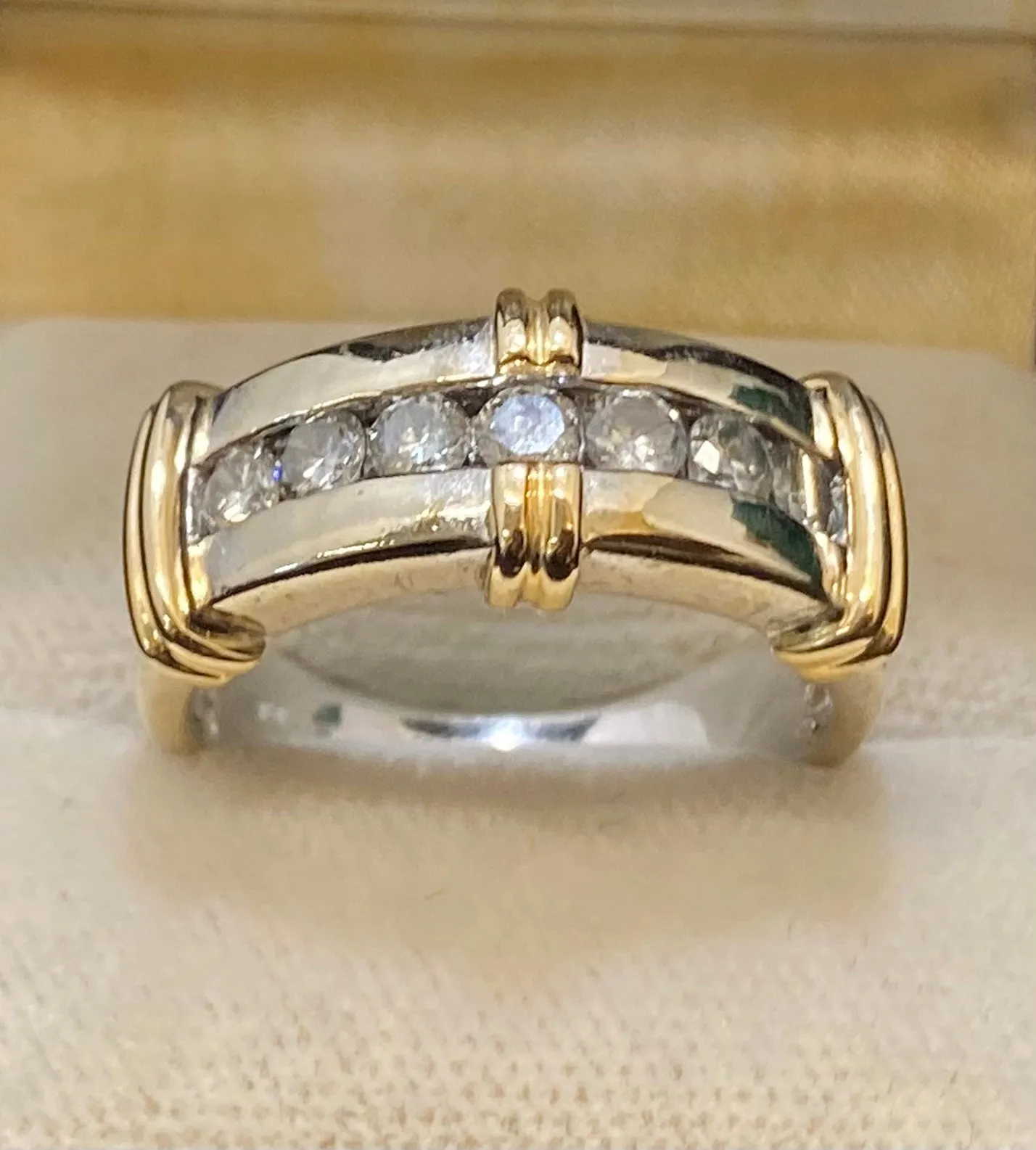 Beautiful Solid White/Yellow Gold 7-Diamond Channel-set Ring - $6K Appraisal Value w/CoA}