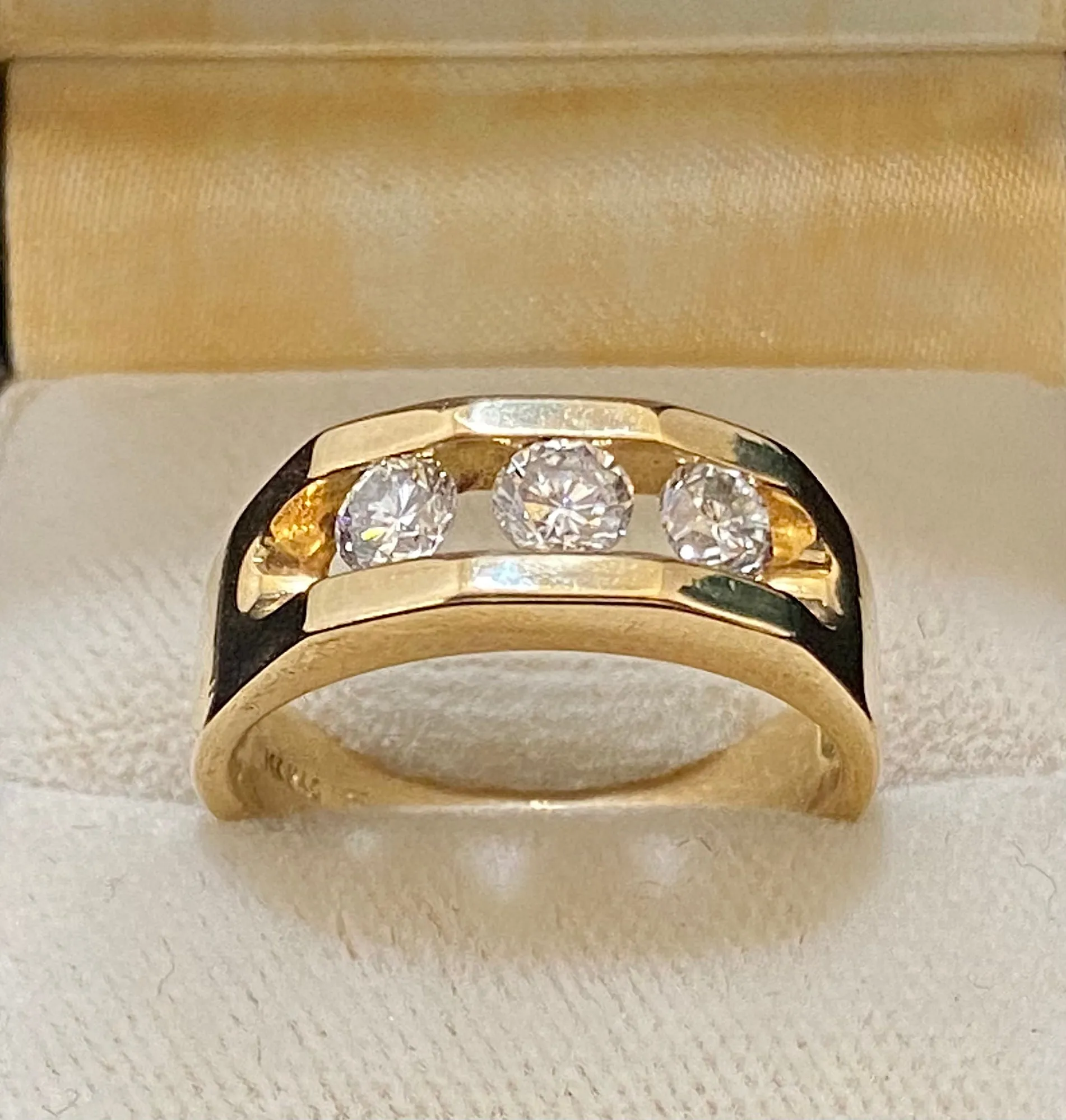 Beautiful Solid Yellow Gold 3-Diamond Channel-set Ring - $12K Appraisal Value w/CoA}