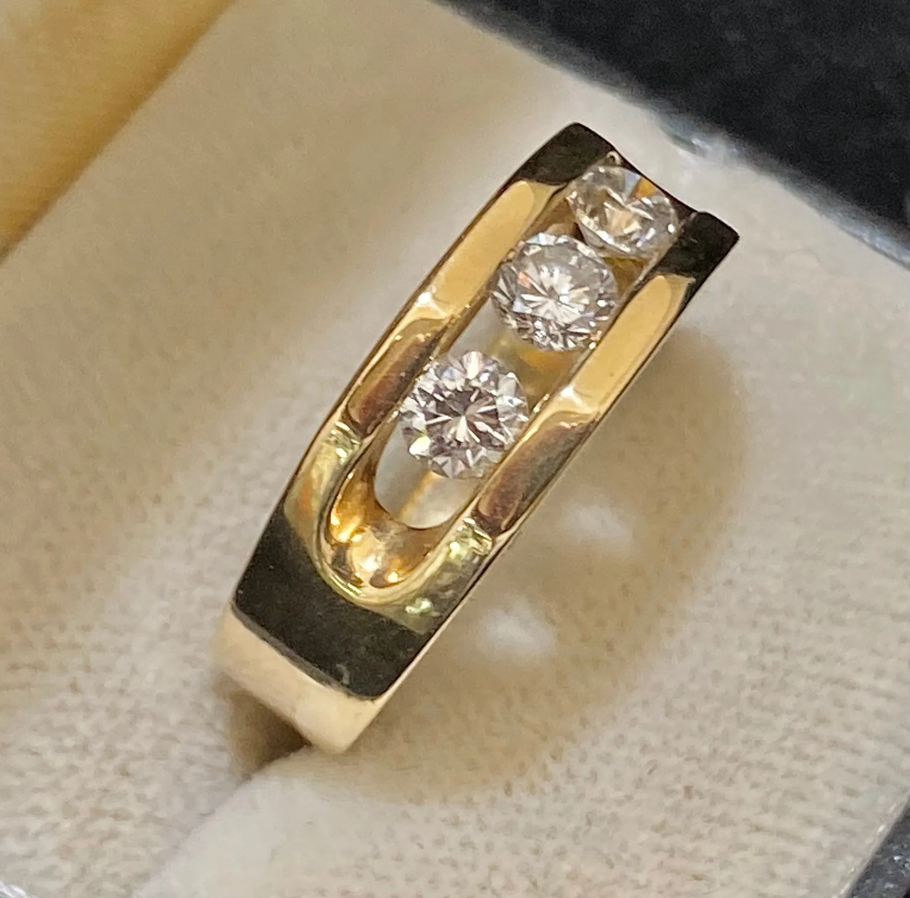 Beautiful Solid Yellow Gold 3-Diamond Channel-set Ring - $12K Appraisal Value w/CoA}