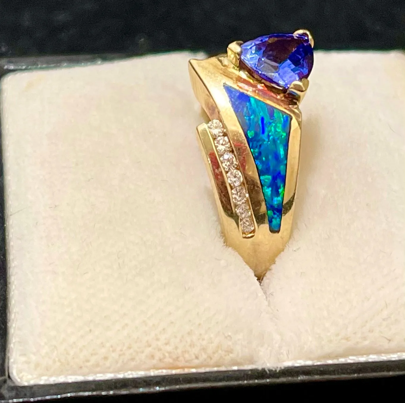 Beautiful SYG Tanzanite, Diamonds & Blue Opal Ring - $15K APR Value w/CoA}