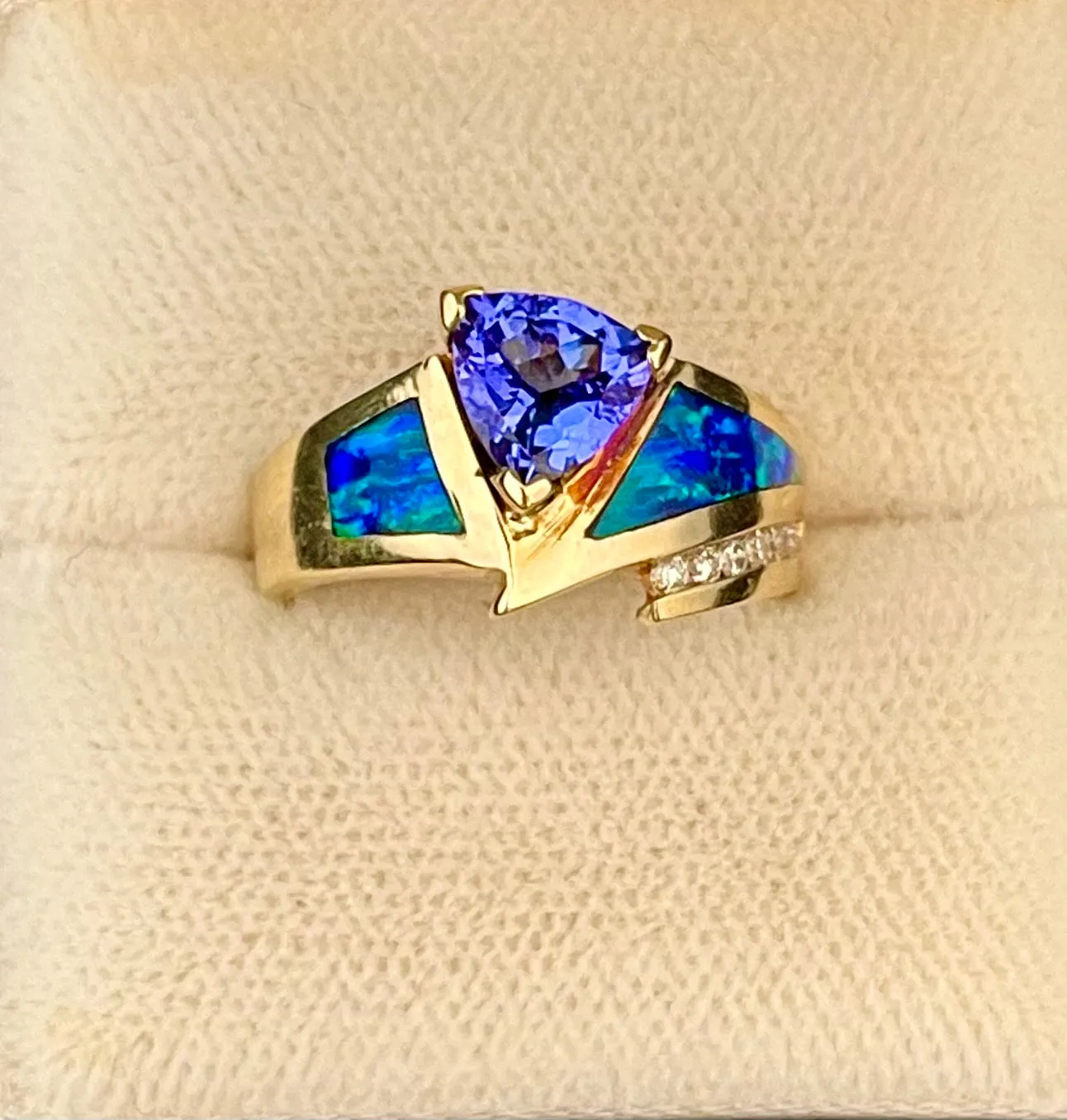 Beautiful SYG Tanzanite, Diamonds & Blue Opal Ring - $15K APR Value w/CoA}