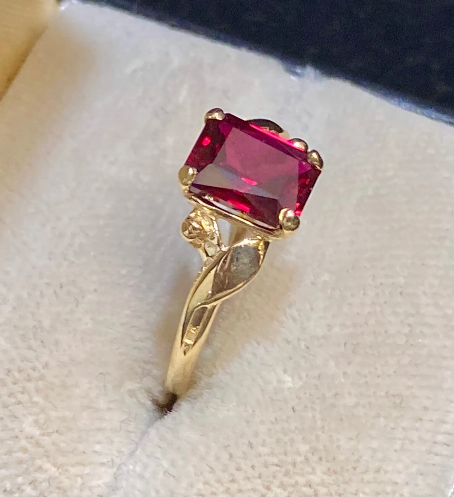 Beautiful Unique Solid Yellow Gold Rubellite Ring - $3K Appraisal Value w/CoA}