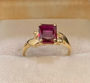 Beautiful Unique Solid Yellow Gold Rubellite Ring - $3K Appraisal Value w/CoA}