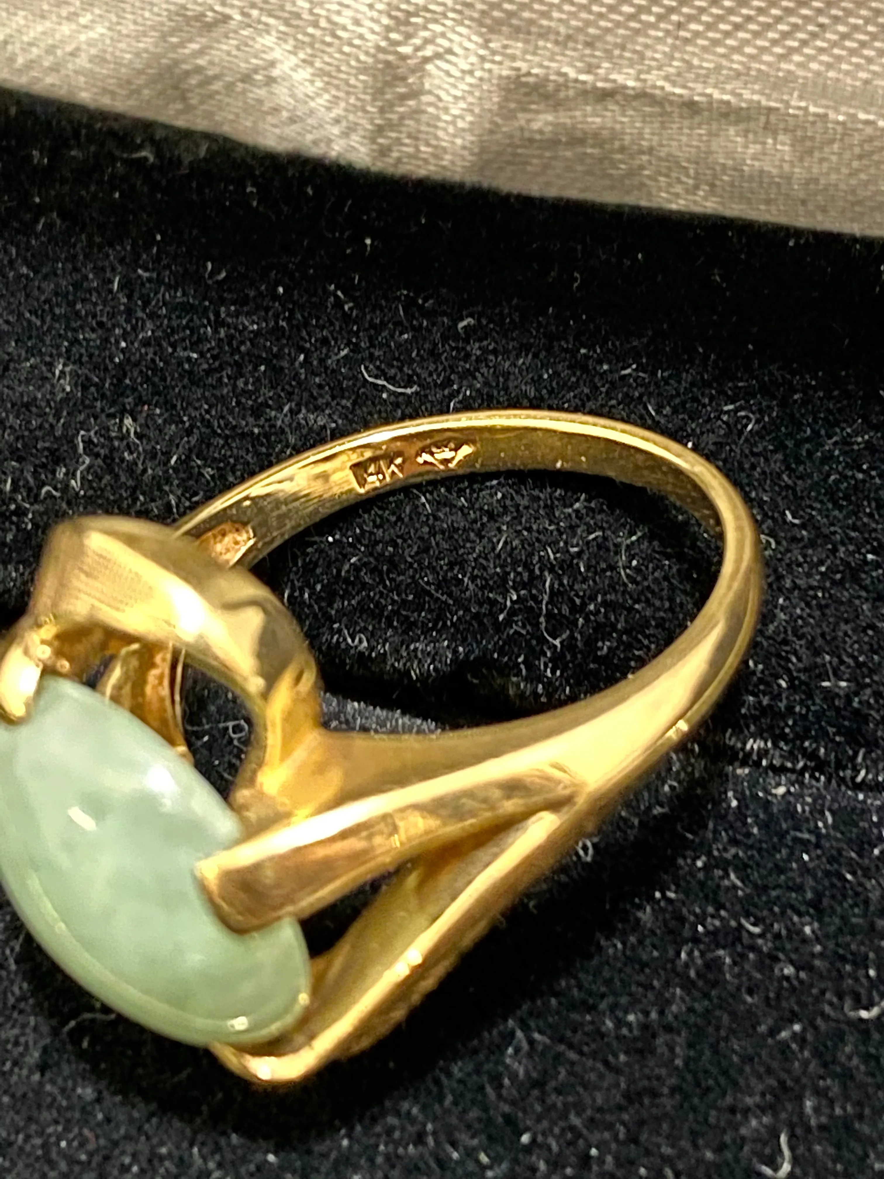 Beautiful Vintage Designer Solid Yellow Gold Jade Ring - $8K Appraisal Value w/ CoA!