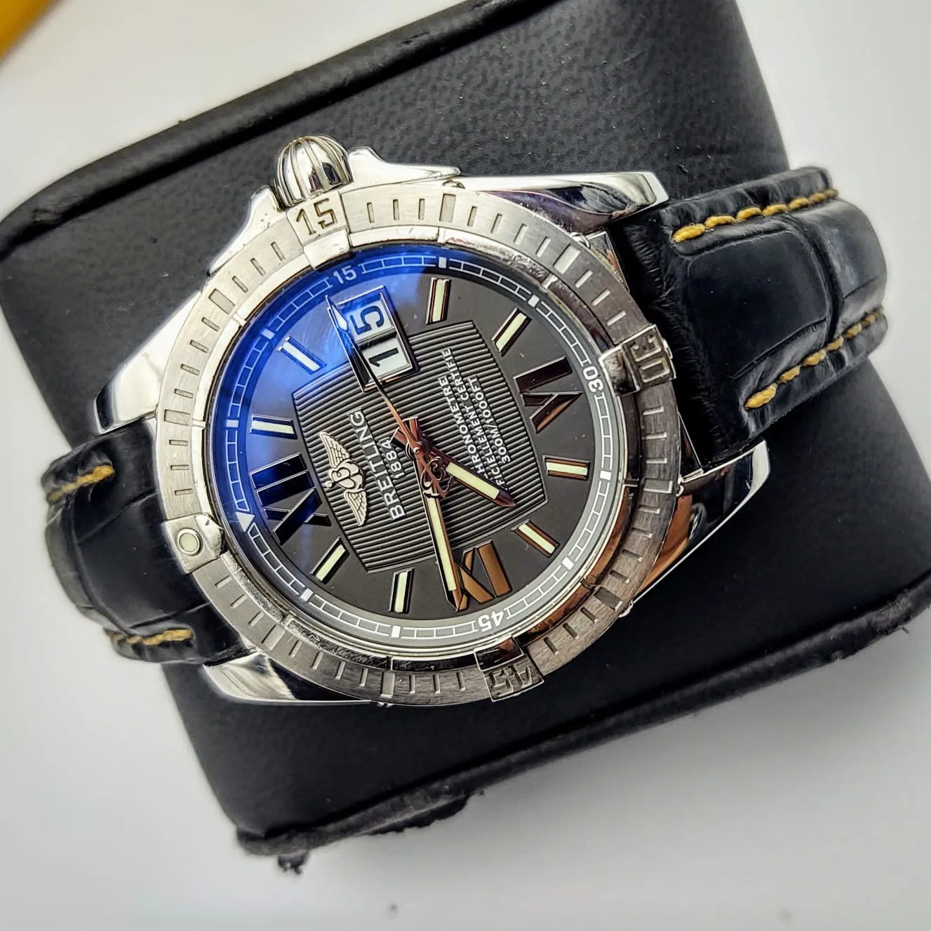 BREITLING Windrider Cockpit Watch Chronometer Officiellement Certifie 300M Wristwatch