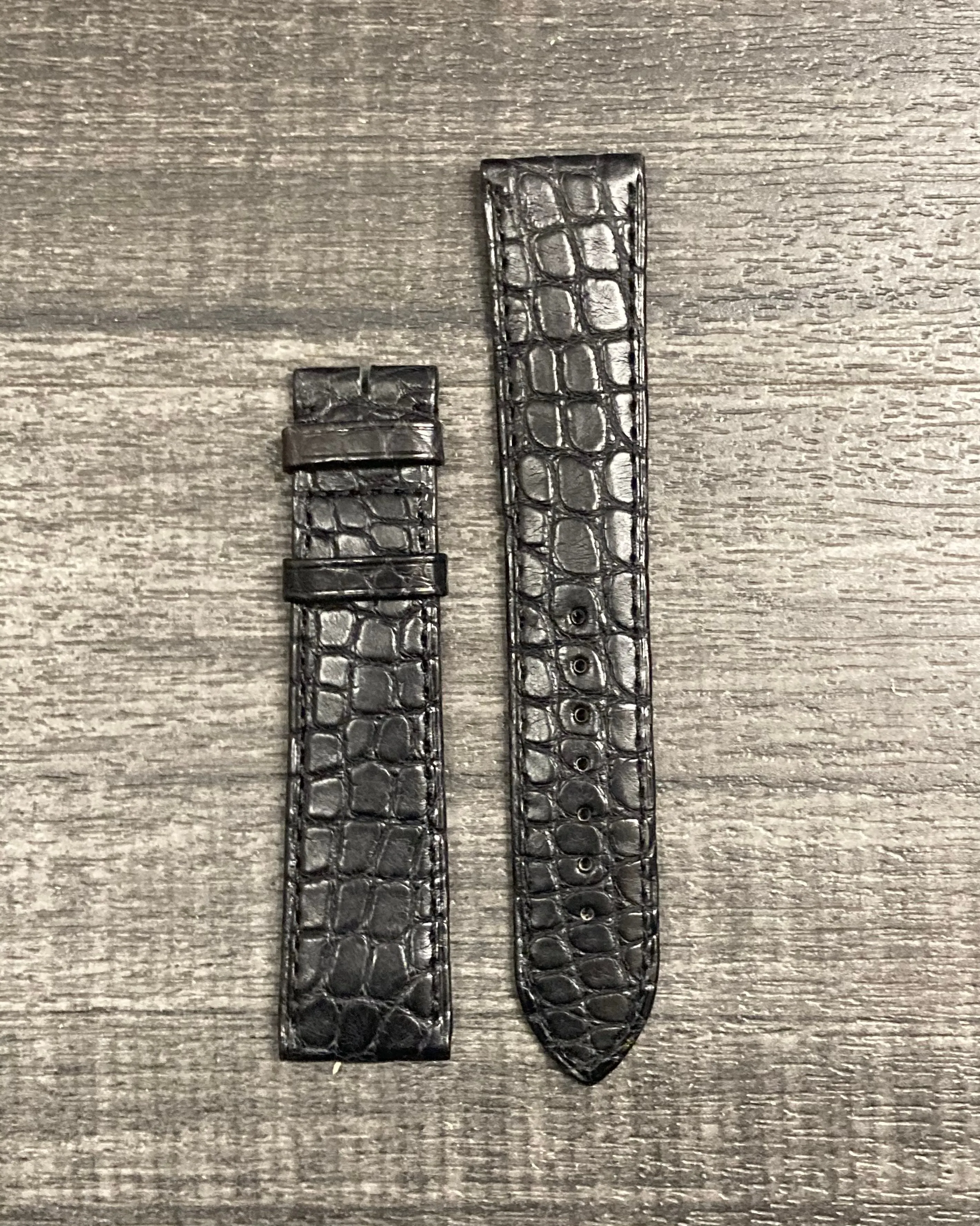 CARTIER Black Alligator Padded Watch Strap  - $800 APR VALUE w/ CoA! ✓