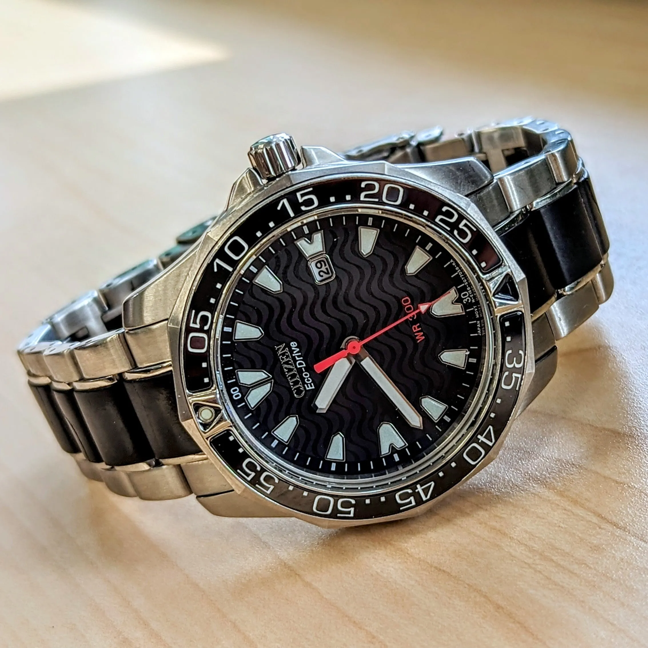 CITIZEN Eco-Drive Infusion Watch Ref. BN0030-71E Date Indicator WR 300 Diver Wristwatch