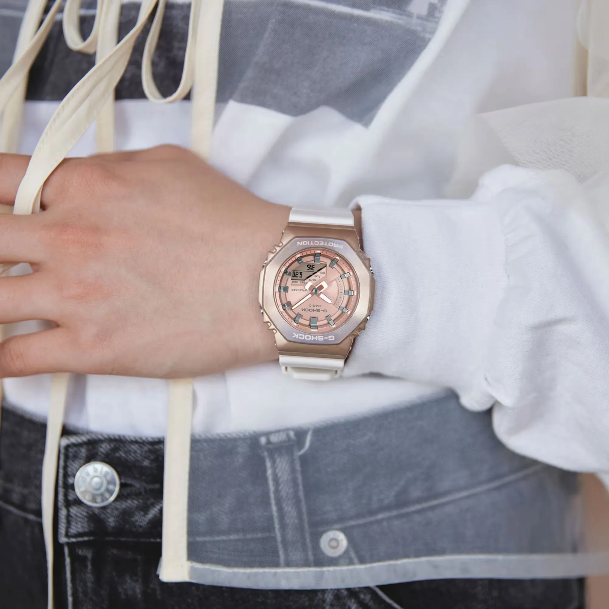 G Shock Mid-Size Casioak GMS2100CW-7A