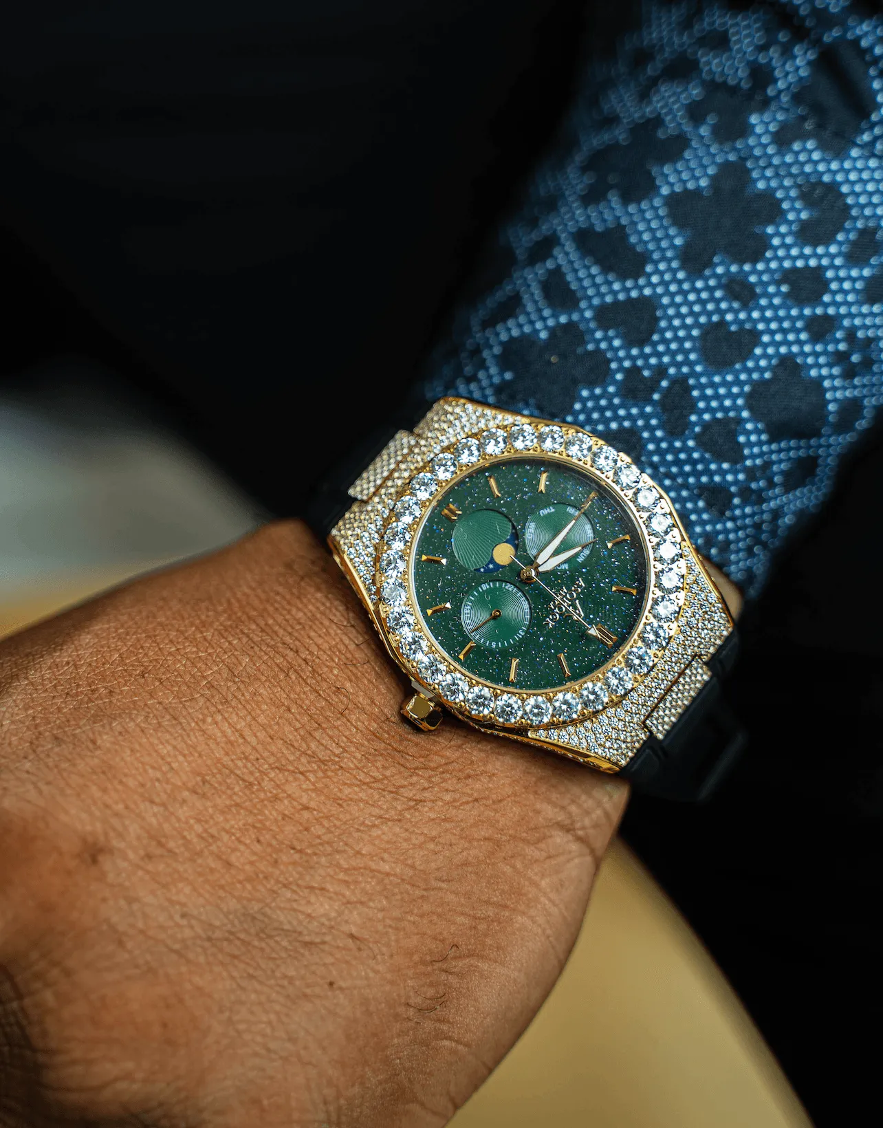 Iced transporter - Big diamond bezel - rubber strap