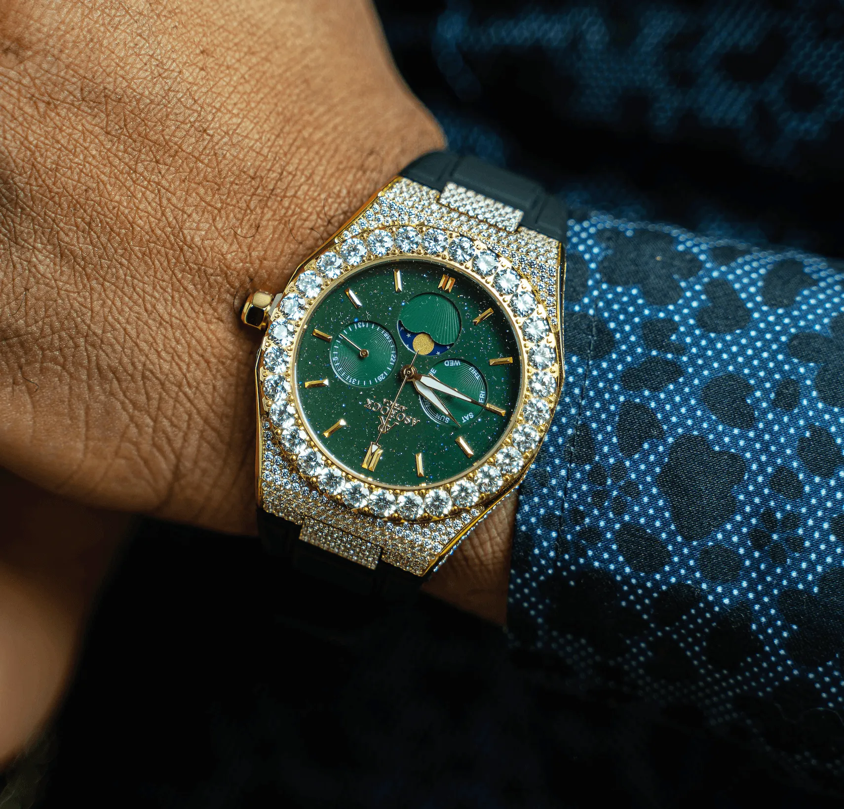 Iced transporter - Big diamond bezel - rubber strap