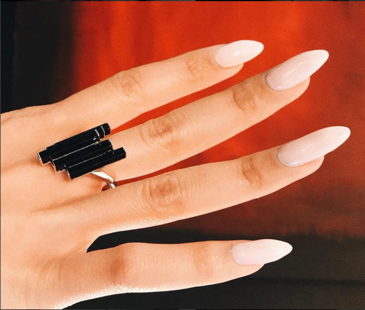 Invidia Black Onyx Column Ring In 18K White Gold