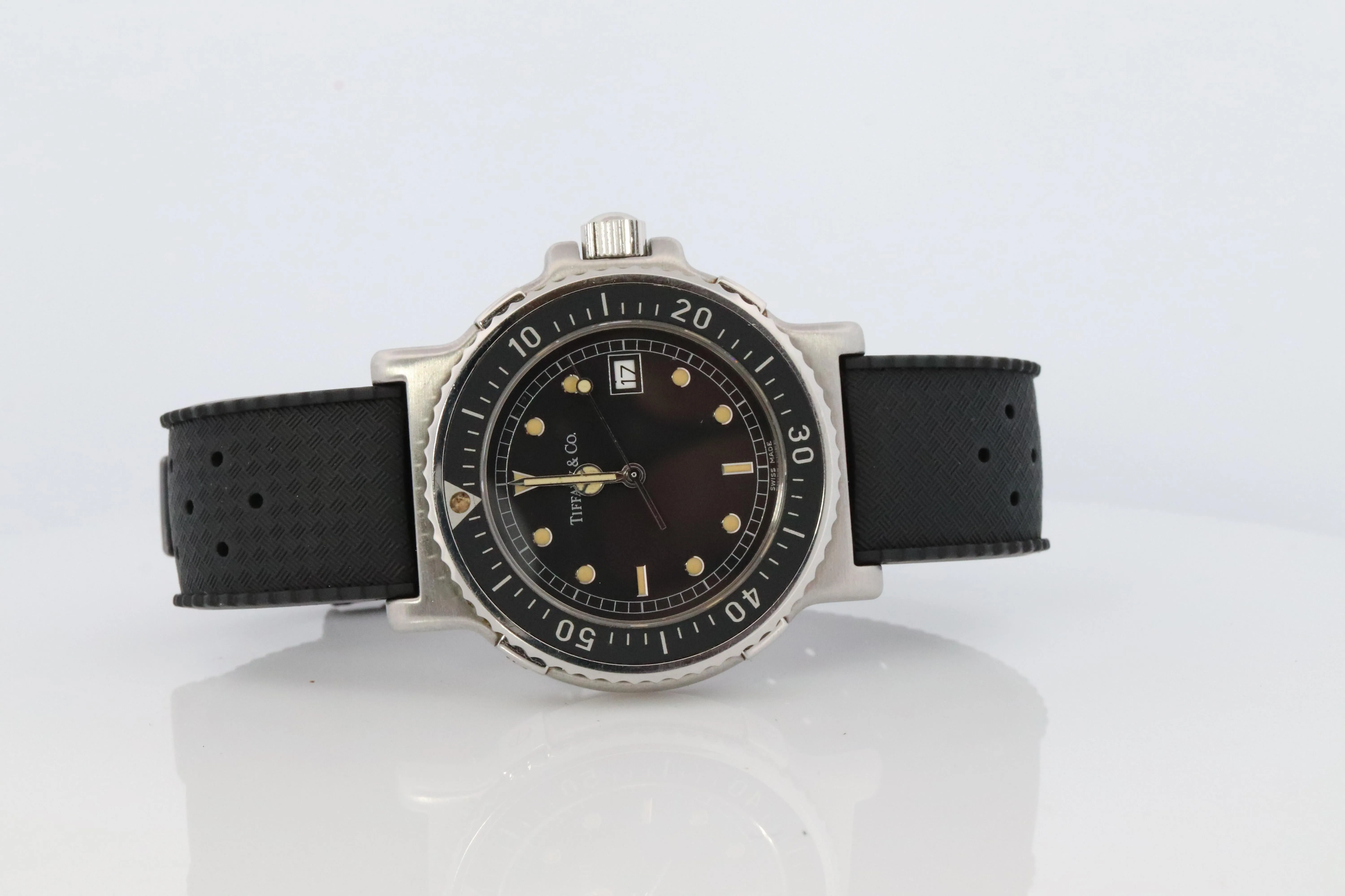 Tiffany and Co Diver Watch. SS Tiffany Co Mens M0711 40mm Watch
