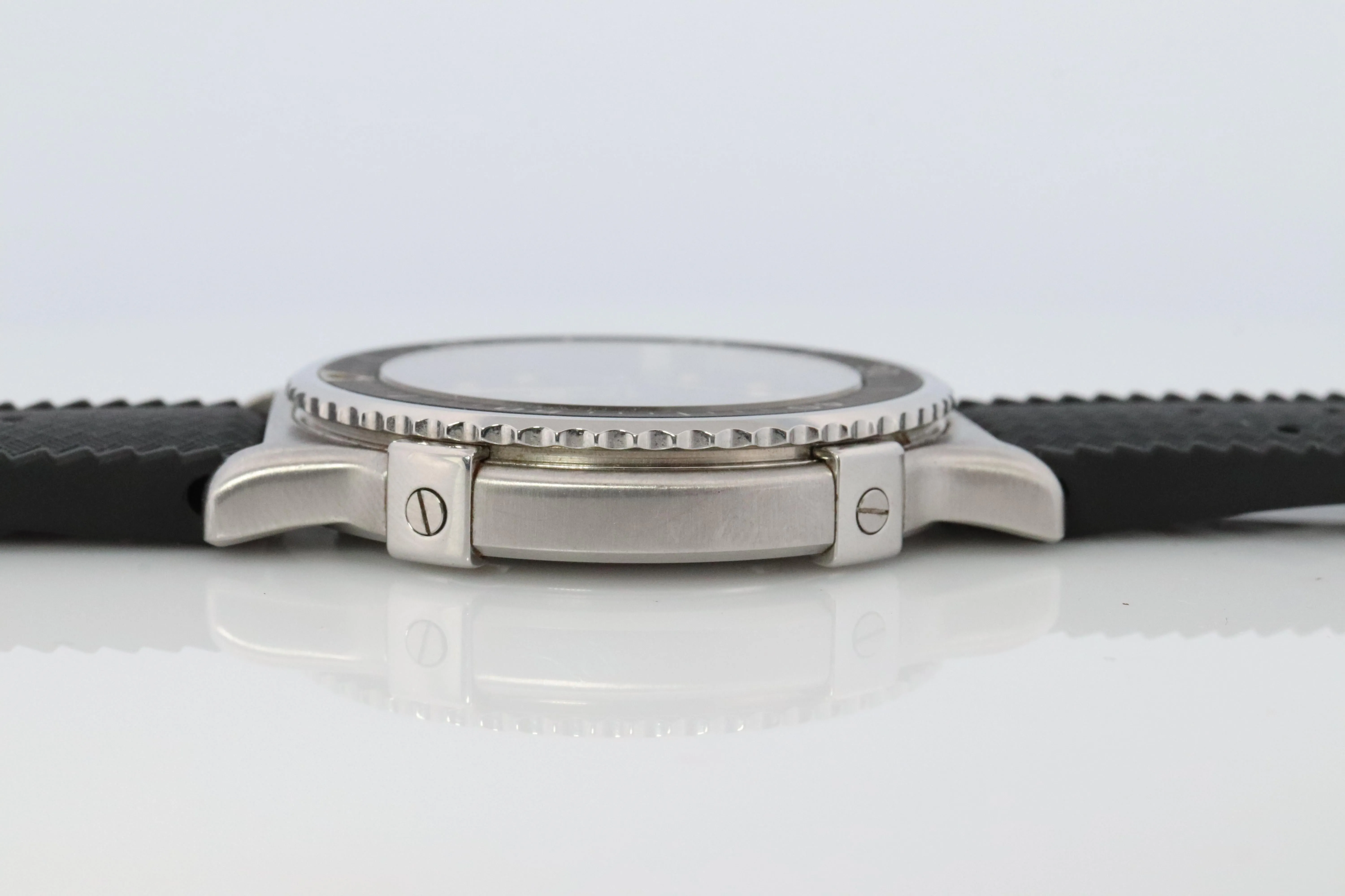 Tiffany and Co Diver Watch. SS Tiffany Co Mens M0711 40mm Watch