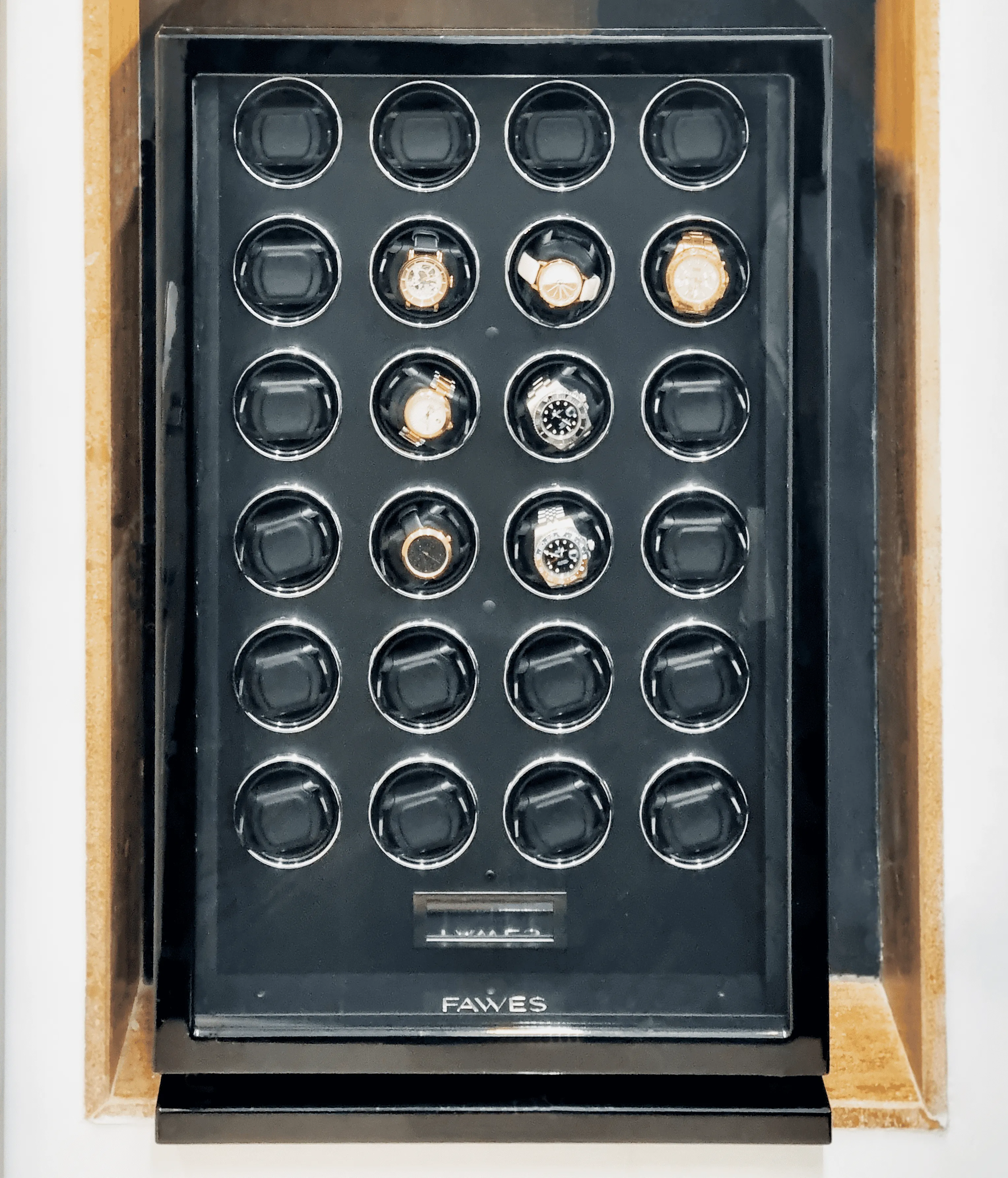 X63 Watch Winder with Biometric Access - 24 Epitope